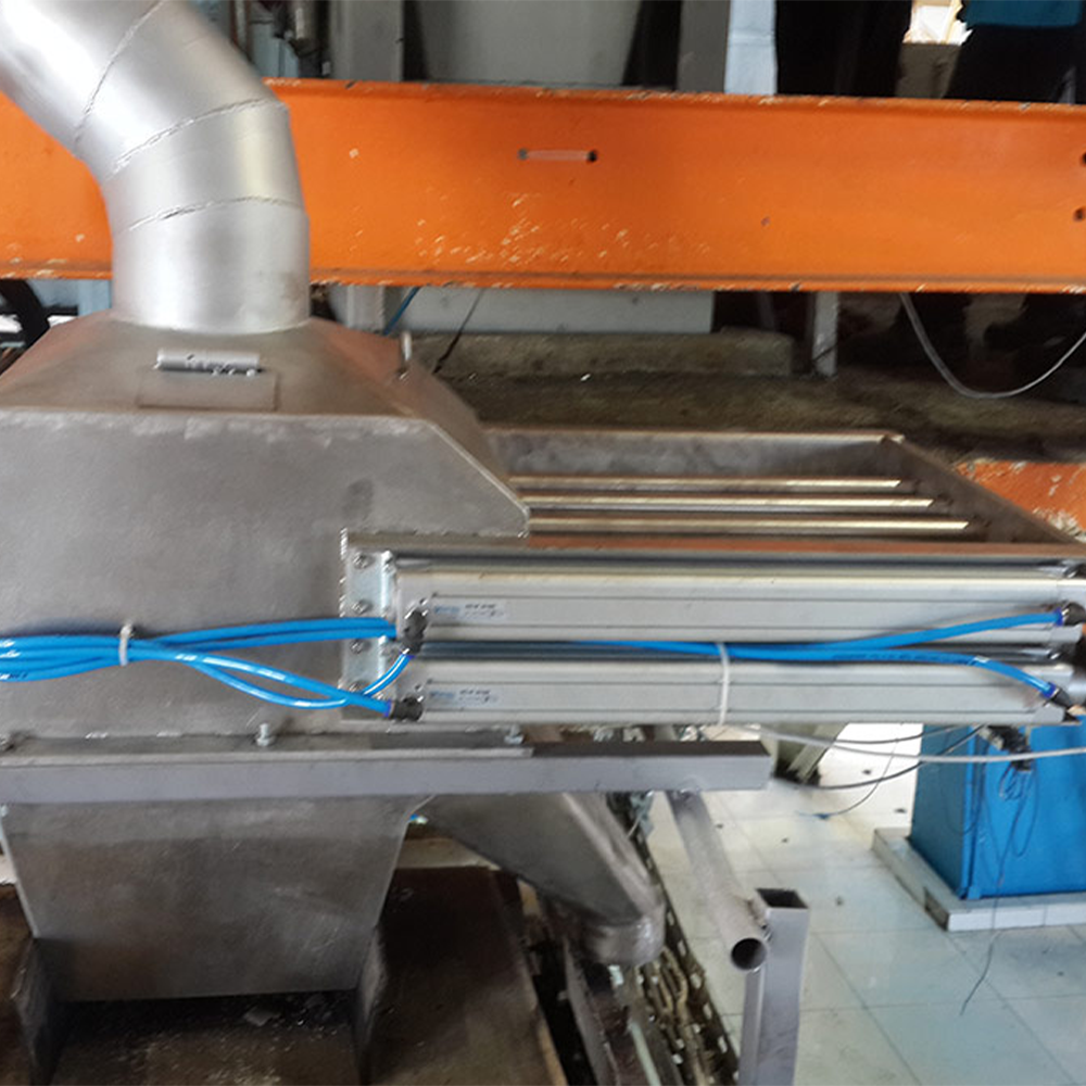 Auto Clean Drawer Type Separator - Open Drawer with Magnetic Rods