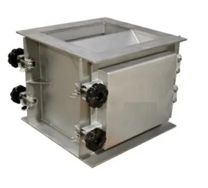 Sleeve type magnetic plate housing featuring latch-connected covers and securing knobs.