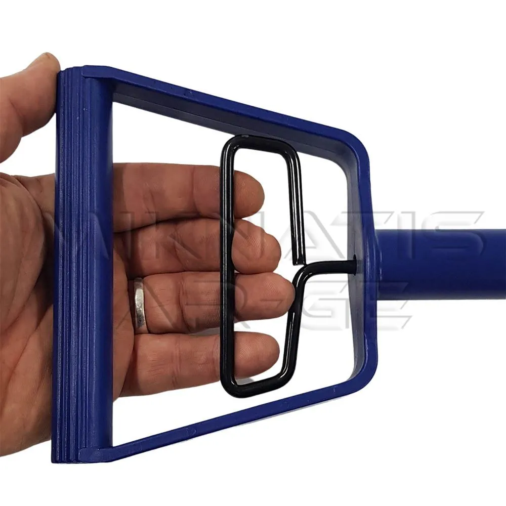 Easy Clean Metal Holder with Handle - Ergonomic Grip Detail