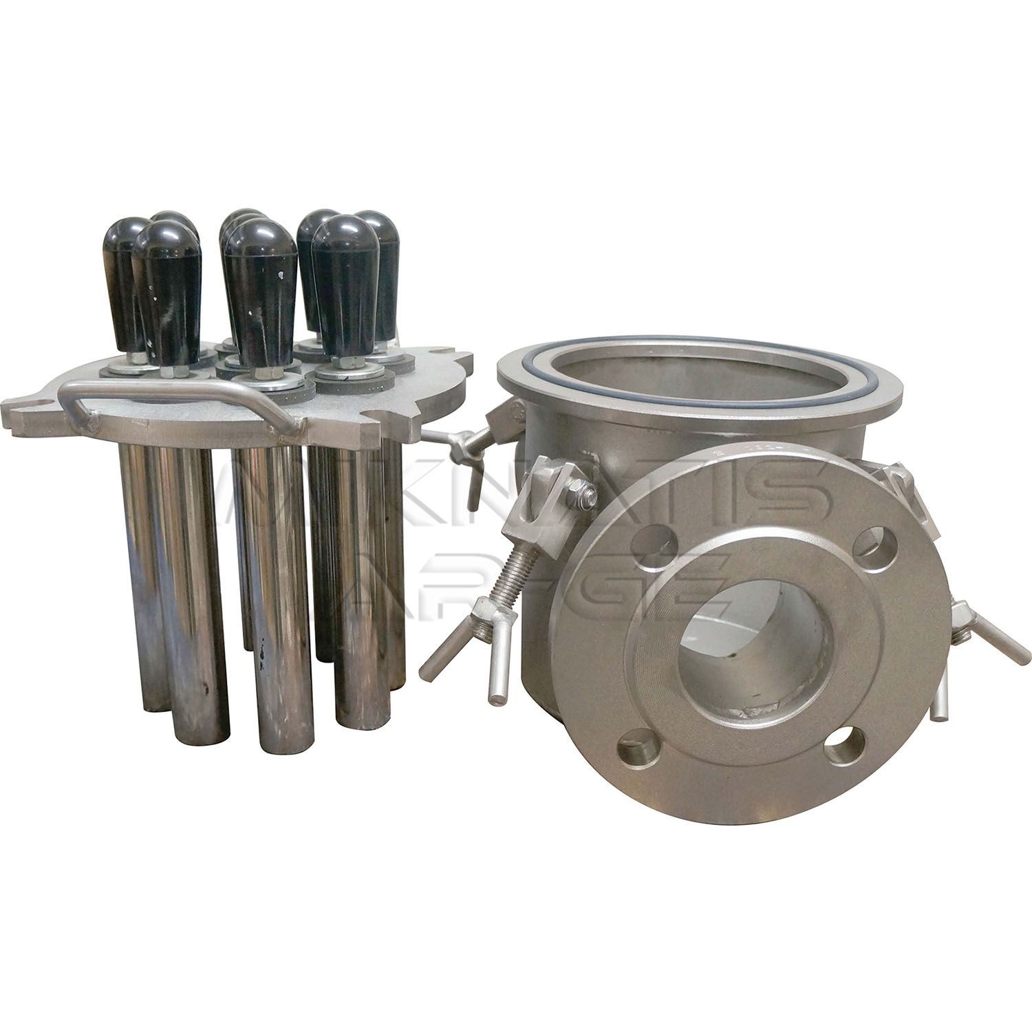Easy Clean Magnetic Filters - Robust housing and fluid inlet/outlet