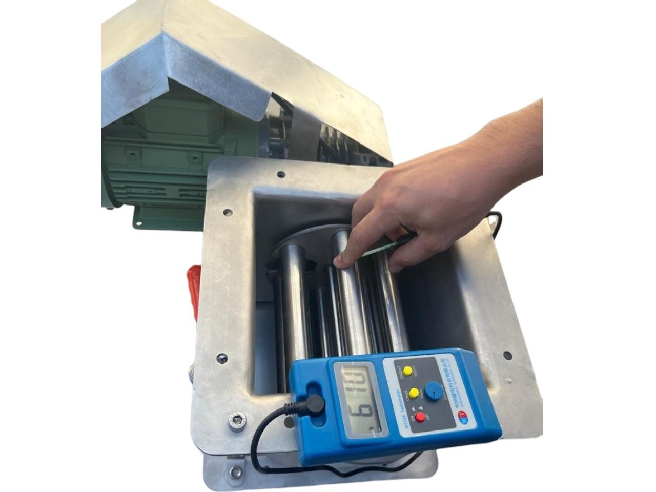 Rotary Separator – Interior view showing the six rotating NdFeB magnetic bars.